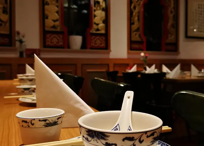 China Restaurant Lotus Otel *